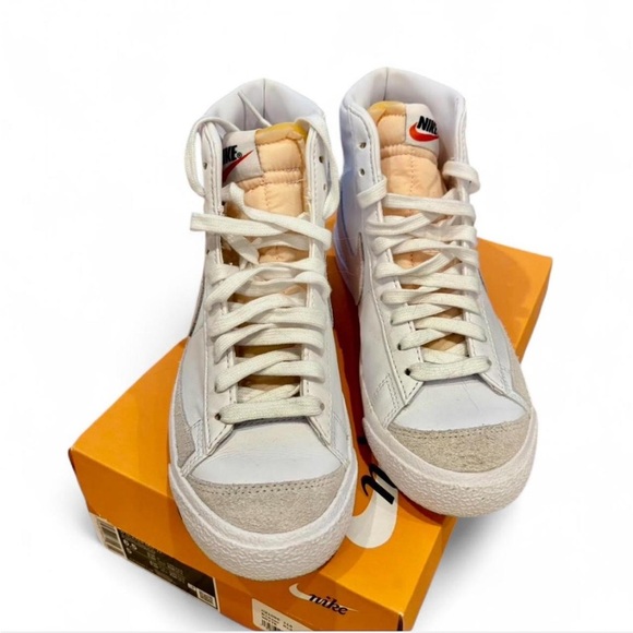 Nike Blazer Mid 77 High-Top Leather Trainers in Cream & Light Pink. Size 6.5 - Picture 2 of 3